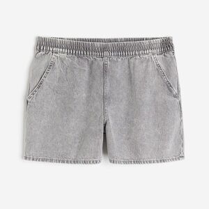 🌿 3 FOR $12 H&M Divided Women’s Light Gray Denim Pull-on Shorts, Medium